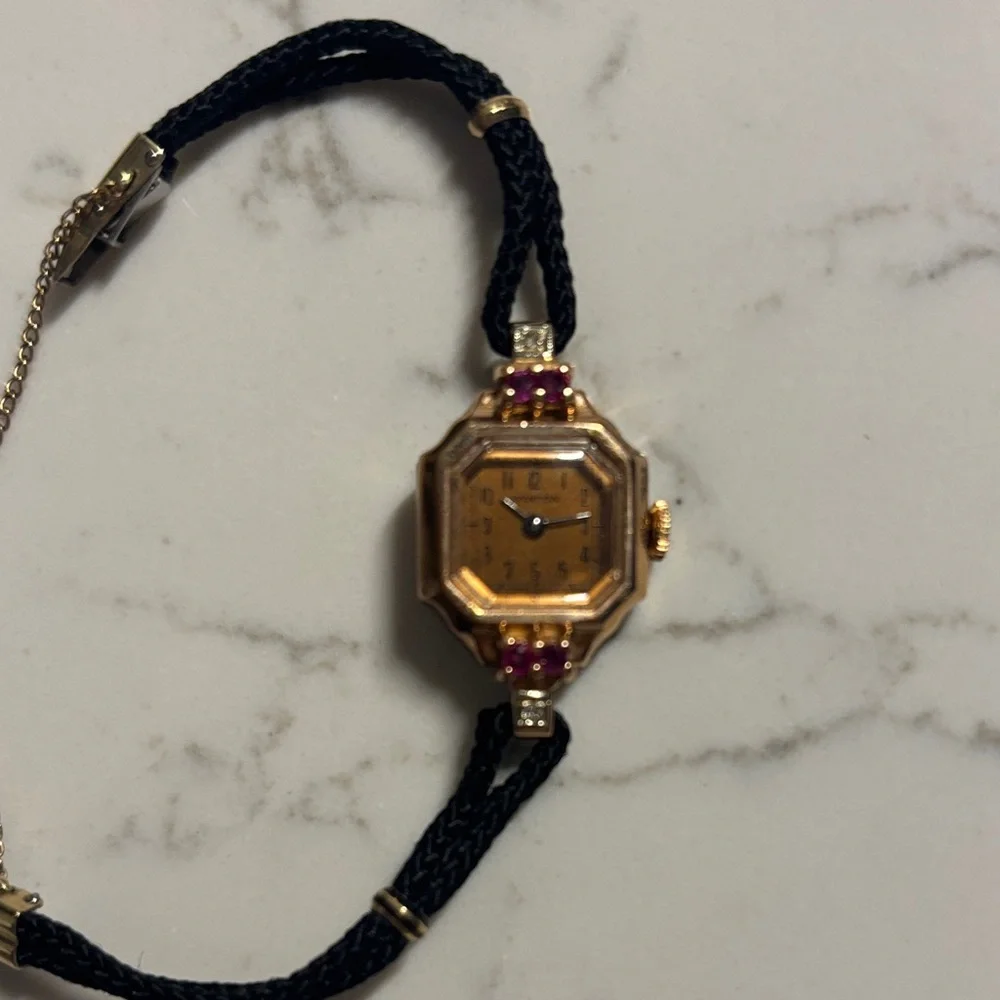 Vintage Winton Gold and Black Women's Watch - Picture 3 of 4